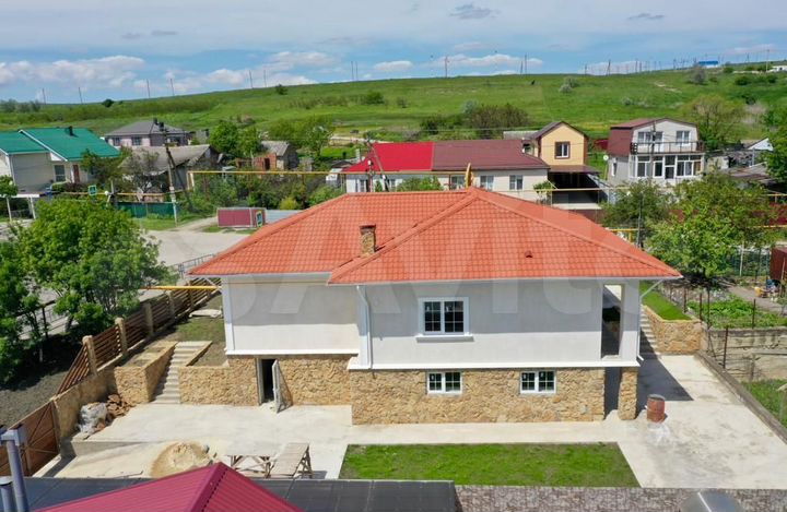 Дом 244 м² на участке 6 сот.