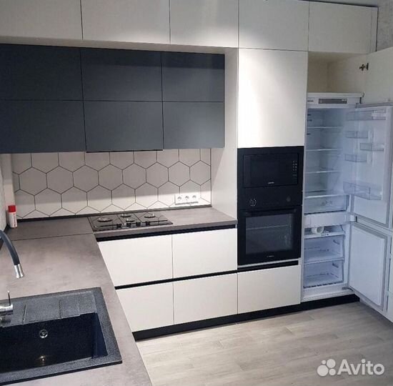Кухонный гарнитур в современном стиле на заказ