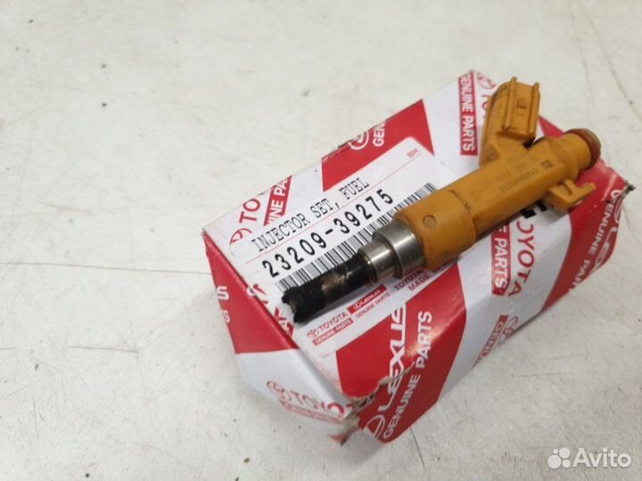 Форсунка топливная Toyota Camry V70 2018