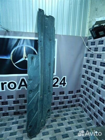 Защита днища кузова левая Mercedes-Benz C-Class