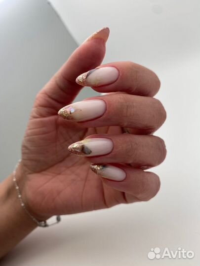 Маникюр с художественными дизайнами