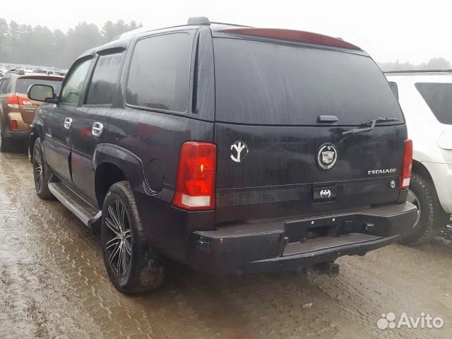 В разборе Cadillac Escalade 2