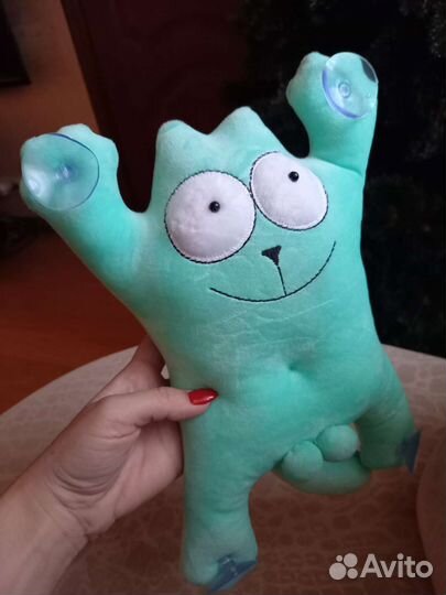 Кот на присосках Саймон