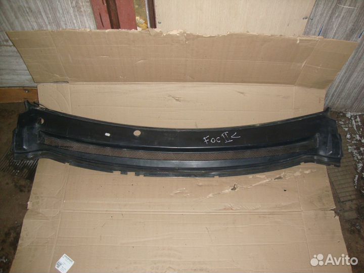 Решетка стеклоочистителей Ford Focus 2 2005-2011