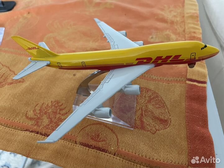 Модель самолета металл