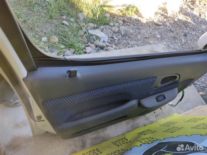 Дверь передняя левая Toyota Funcargo (ncp20) 1999