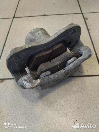 Суппорт тормозной передний правый Kia Rio 4