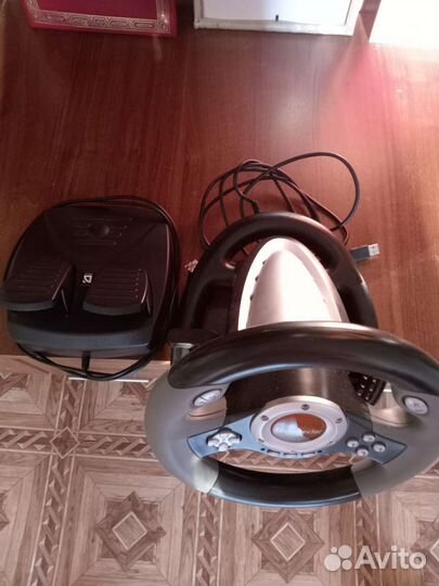 Игровой руль с педалями для пк