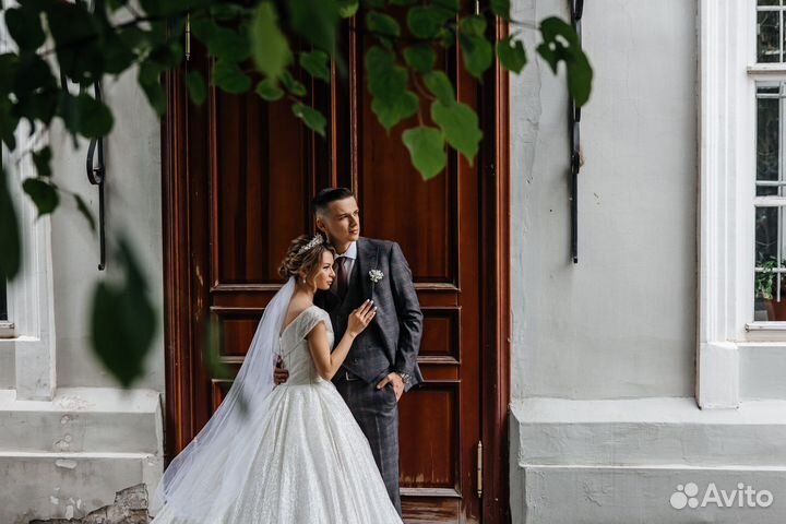 Фотограф на свадьбу и видеооператор видеограф