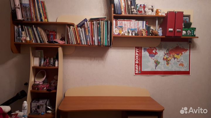 Комплект мебели в детскую