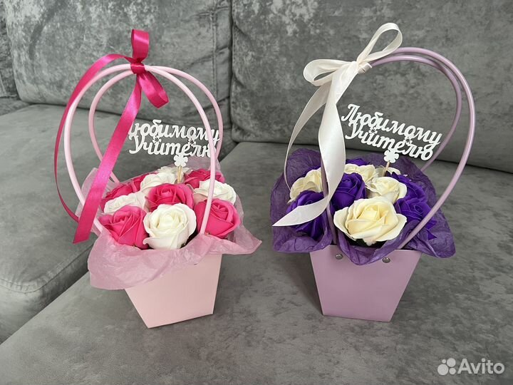 Букеты для учителя и воспитателя 11 роз в сумочке