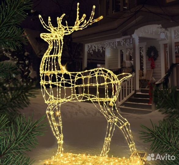 Фигура новогоднего оленя