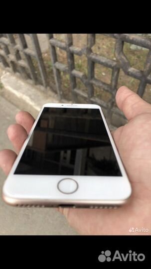 Айфон 8, на 64 гб