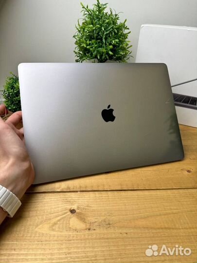 Apple macbook pro 15 2018