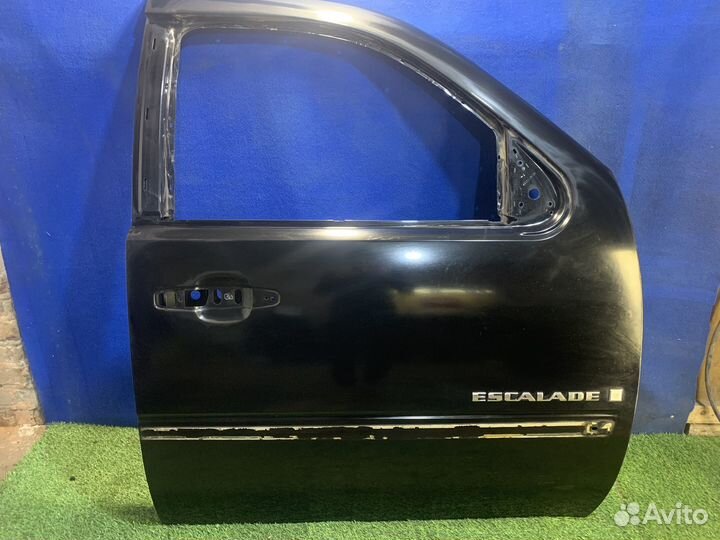 Дверь передняя правая Cadillac Escalade
