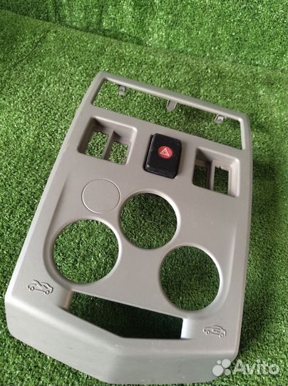 Рамка магнитолы Renault Logan