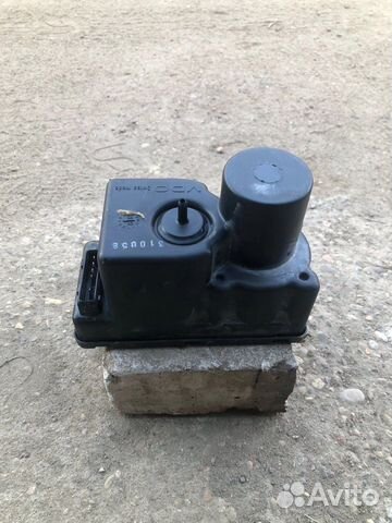 Компрессор центрального замка audi 100 с3