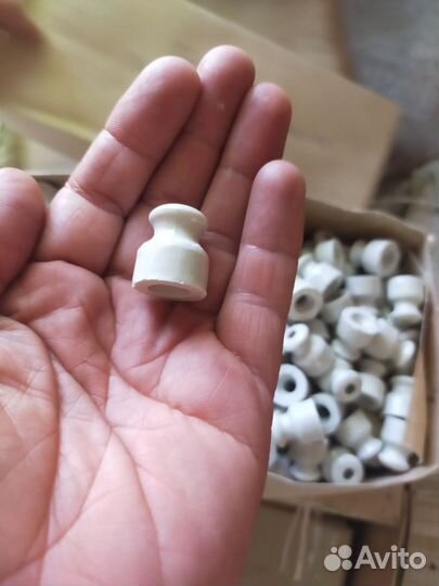 Керамические изоляторы кабеля советские