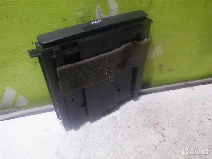 Подстаканник Хендай Лантра 96-00