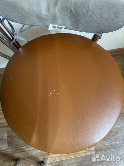 Кухонный стол и стулья