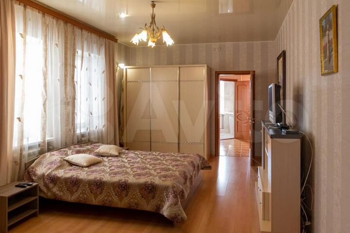 Дом 268 м² на участке 10 сот.