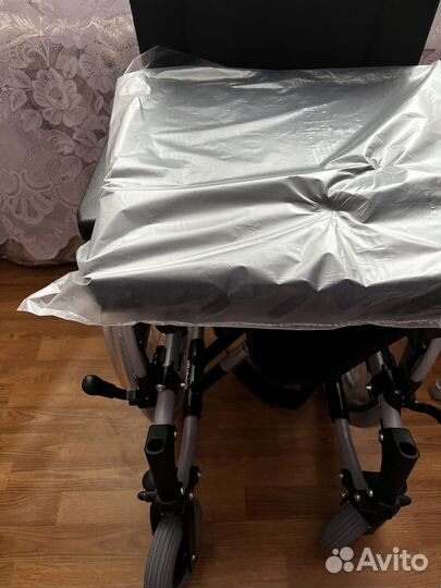 Кресло-коляска для инвалидов