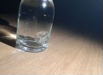Бутылка стеклянная внутри шар