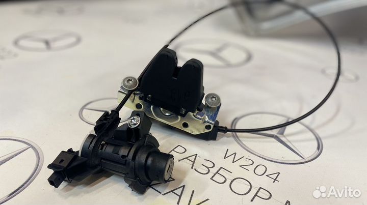 Замок крышки багажника Mercedes W204 W212