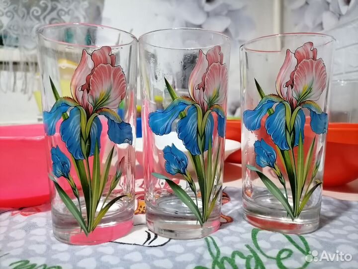 Набор тарелок, стаканов и бокалов