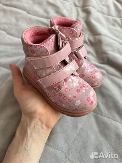 Ботинки демисезонные для девочки 23