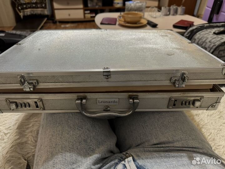 Набор ножей в кейсе