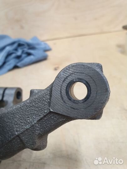 Поворотный кулак левый LADA Largus Renault Logan