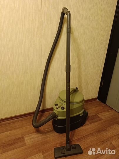 Пылесос Philips Triathlon 1400