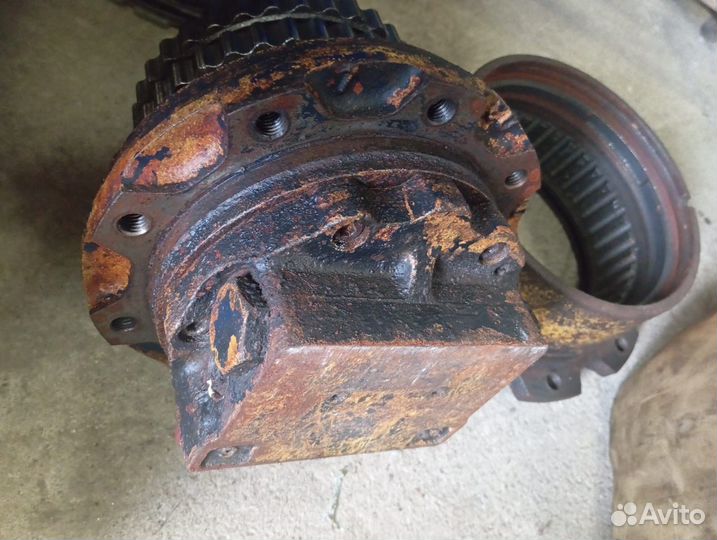 Редуктор хода мини экскаватора Komatsu PC20