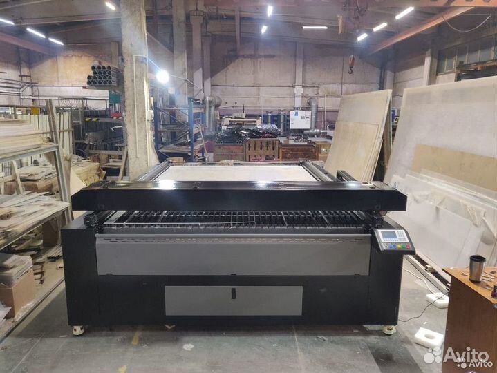 Лазерный CO2 станок с рабочим полем 3000х1500 мм