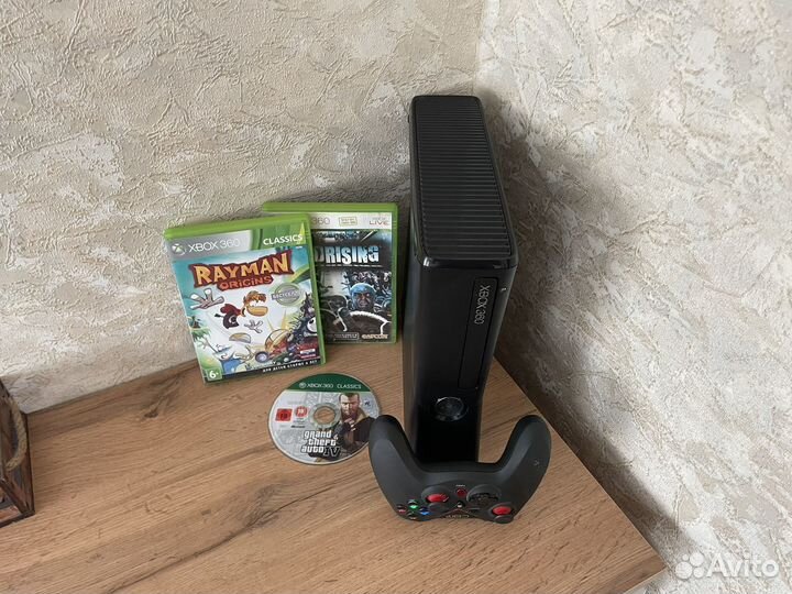 Xbox 360 slim с дисками