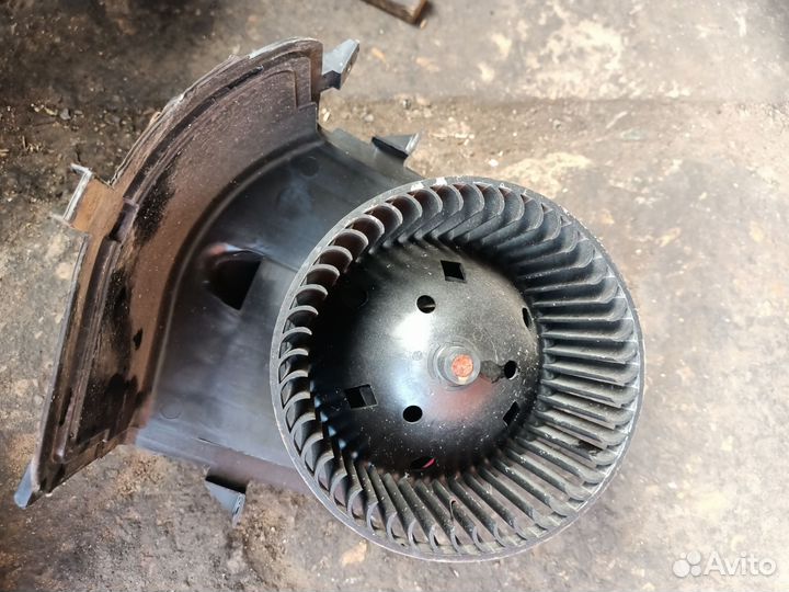 Печка вентилятор Volkswagen Polo 1997г