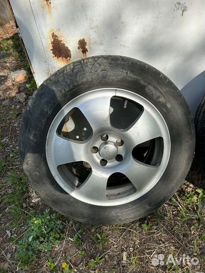 Колеса летние на литых дисках 205/60 R16