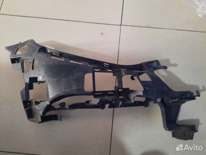 Скелет переднего бампера правый Mercedes Benz