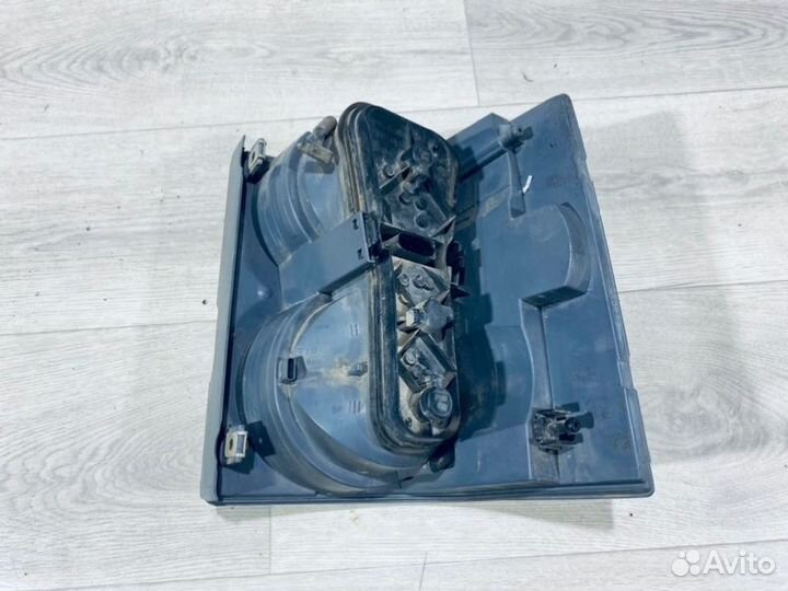 Фонарь задний левый Land Rover Range Rover LM