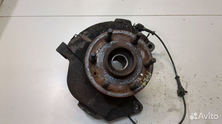 Ступица (кулак, цапфа) левая передняя Cadillac Escalade 2