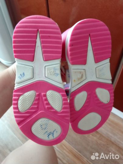 Сандали для девочки новые
