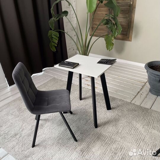 Компьютерный стол Ник 60*50 см. Черные ножки