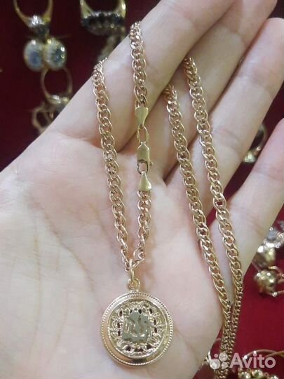 Золотая цепь с кулоном