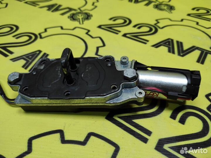 Петля замка багажника Bmw X5 E70 N52B30 12.2008