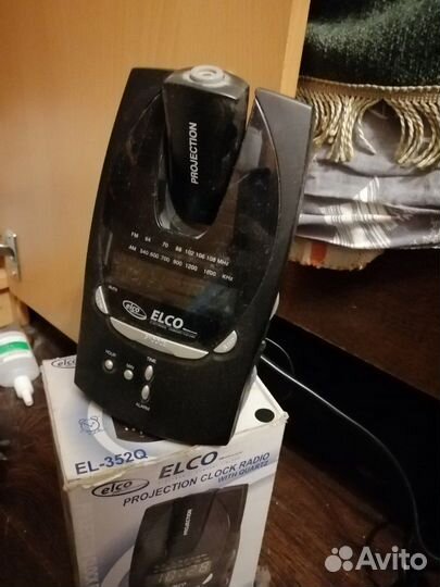 Часы с проектором и радио