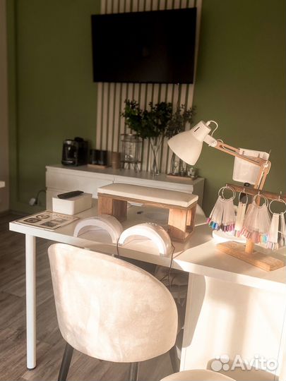 Маникюр и педикюр