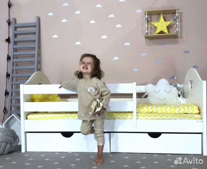Детская кровать из массива