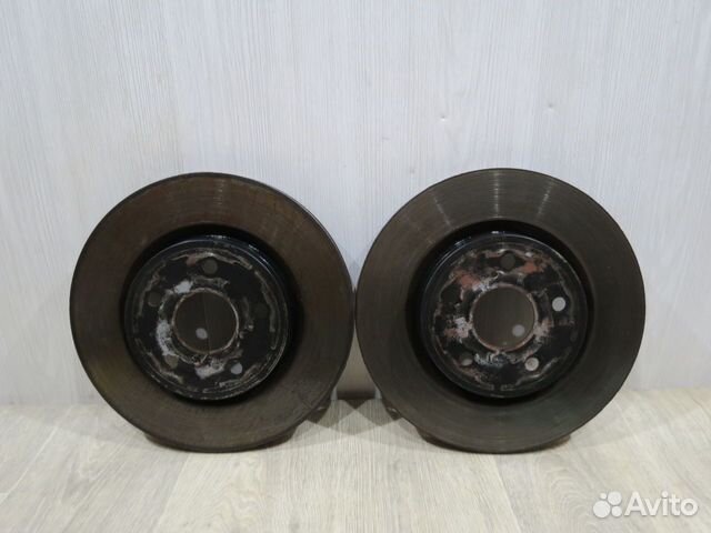 Диск тормозной передний Toyota Camry 70