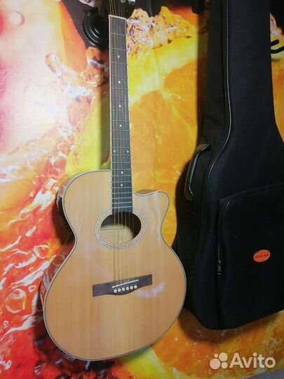 Электроакустическая гитара
